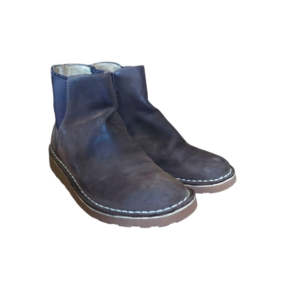 L.L. Bean Womens Stonington Leather Chelsea Boot - Picture 2 of 9